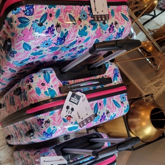 Disney's Mickey Mouse Hawaiian 1-Piece Hardside Spinner Luggage 24" - Picture 5 of 10